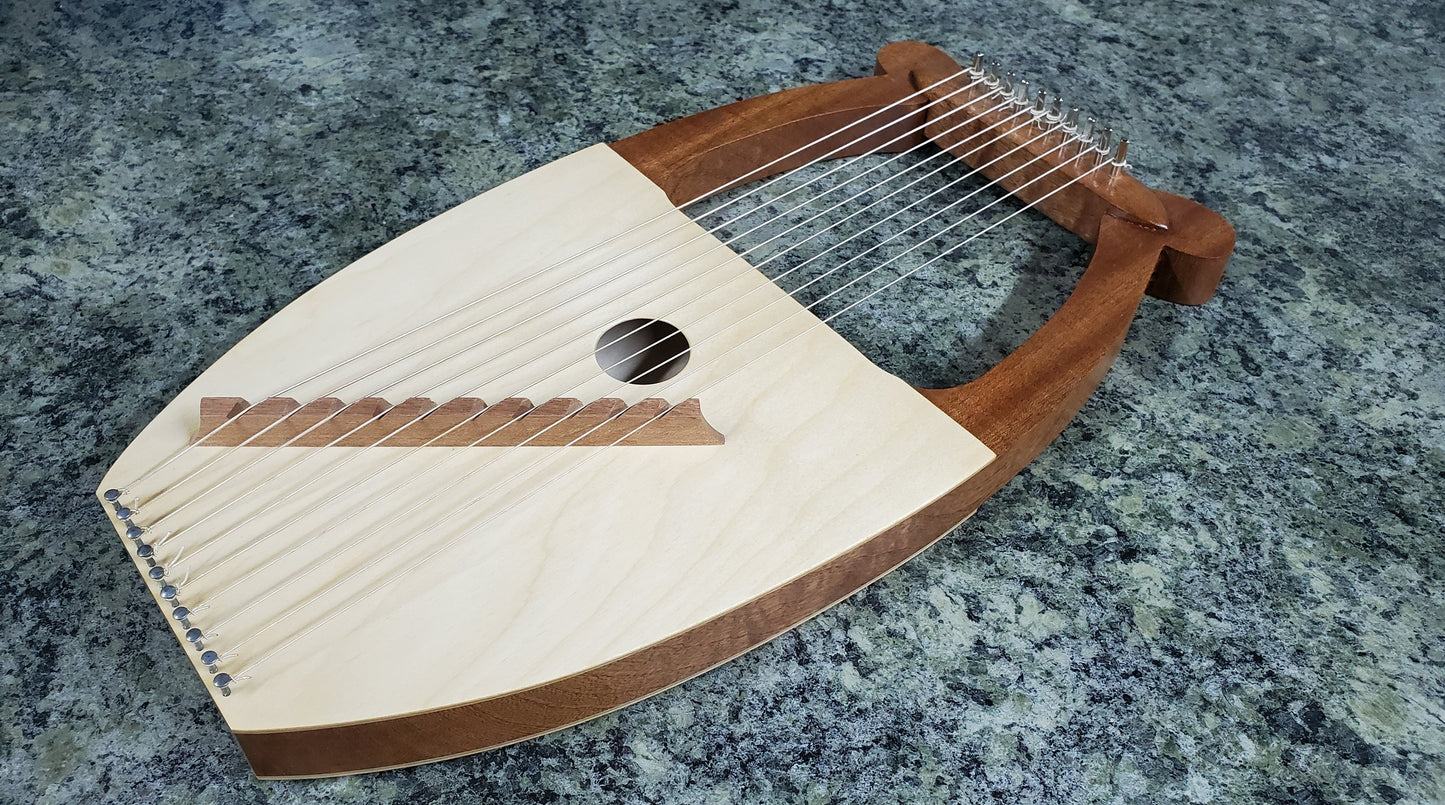 David's Harp with 10 Strings: Right Side