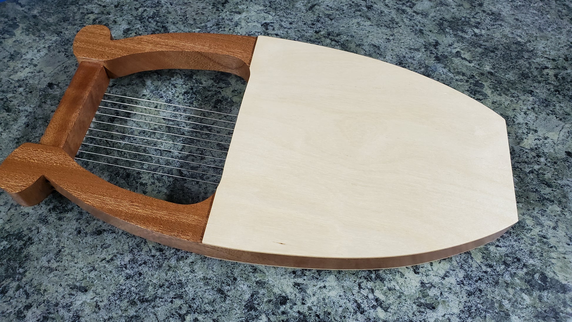 David's Harp with 10 Strings: Back Side