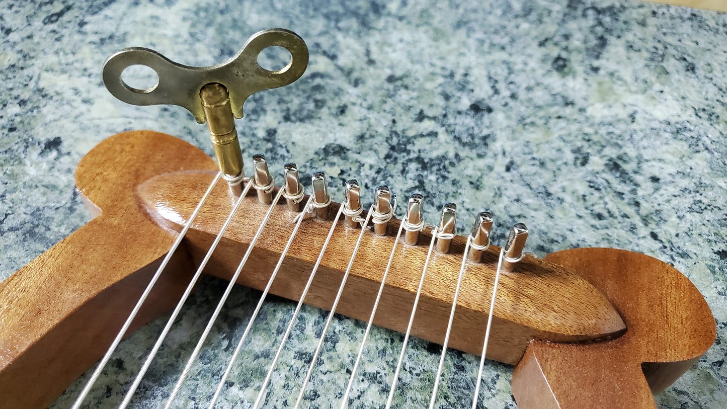 David's Harp with 10 Strings: with Tuning Key