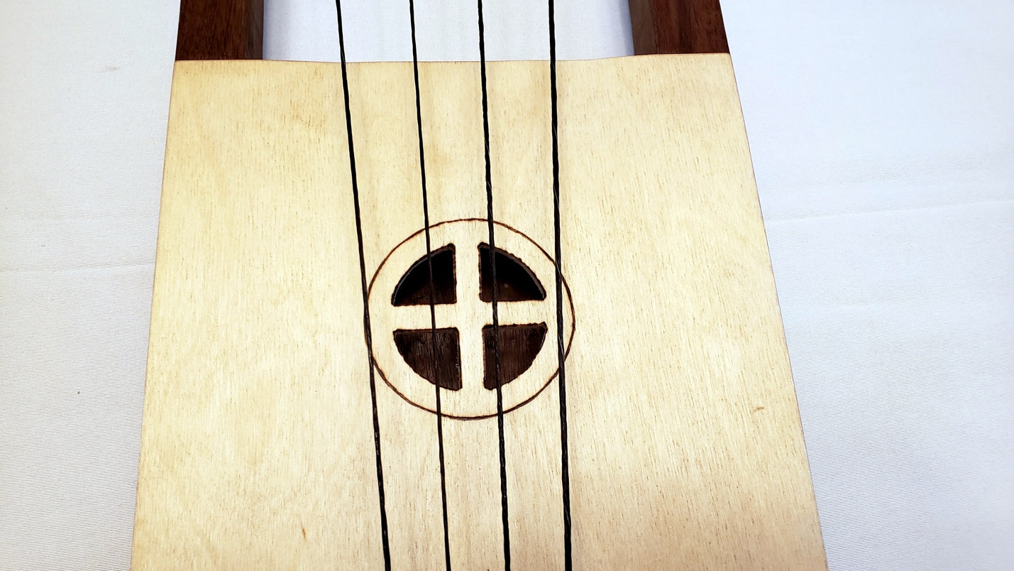 Tagelharpa: Close View of Strings